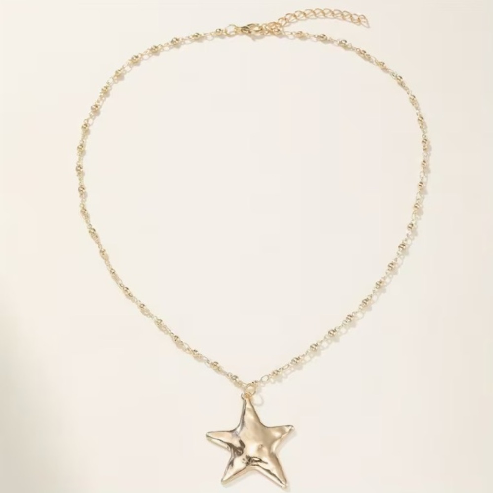 Star pendant necklace ⭐️